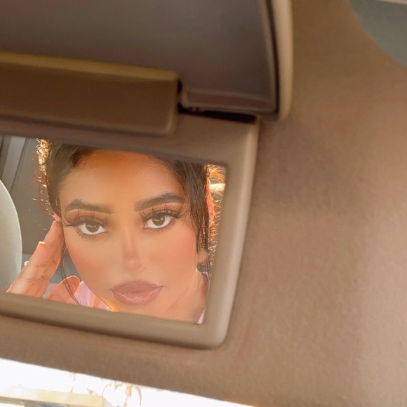 Meet your Posher, Cassandra - Picture 1 of 1